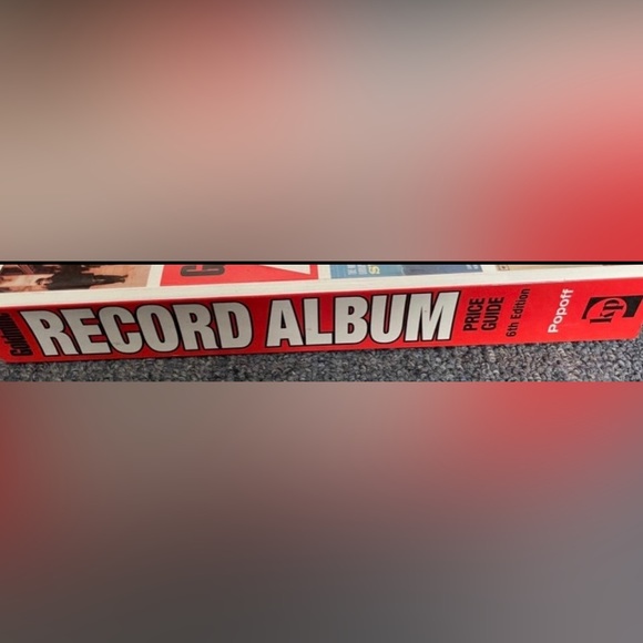 Martin Popoff
Goldmine Record Album Price Guide
Perfect condition
I - Picture 5 of 7